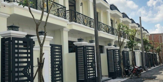 Cần Bán Căn Nhà Ngay Khu Công Nghiệp Cầu Tràm Giá Rẻ . Shr . 1 trệt 1 lầu