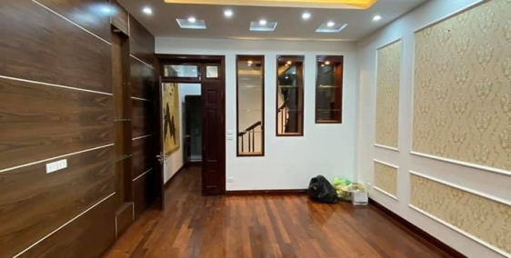 Bán nhà đẹp Phùng Chí Kiên, kinh doanh, đường hai ô tô tránh giá 9.96 tỷ