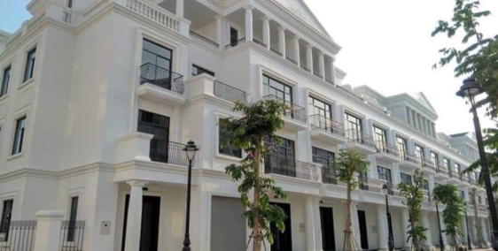 Khách sạn 4 tầng 12 phòng ngay trung tâm TP PleiKu, chỉ 2,6 tỷ LN 907tr/năm