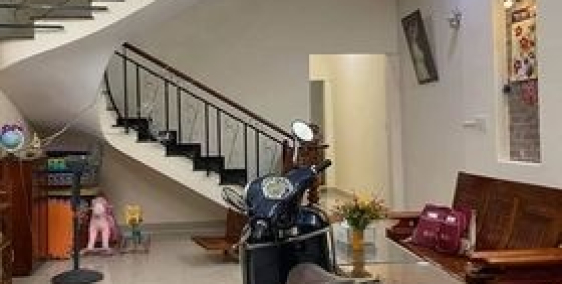 Cần tiền gấp Bán nhà quận 3 giá 4,8 tỷ, hẻm đường Điện Biên Phủ, gần ngã 7.