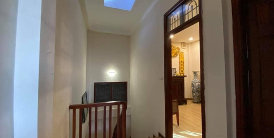 Chuyển công tác cần bán gấp nhà Ngõ 72 nguyễn trãi 48m2 giá 7,2 tỷ mặt ngõ ô tô