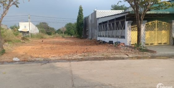 Bán Gấp Lô đất 300M2 đối Diện Bệnh Viện Lớn Hoàn Hảo, Dân Hiện Hữu