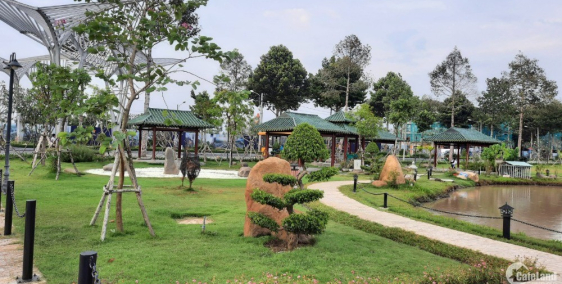 Bán nền đối diện dãy biệt thự trung tâm đô thị giá 700tr