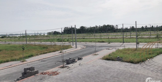 Nền Giá Rẻ Cách Cần Thơ 15 Phút Chạy Xe