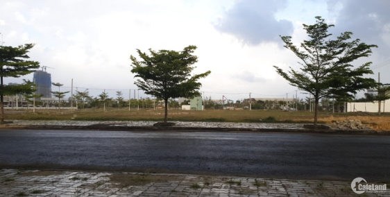 Bán lô góc mặt tiền đường quốc lộ thuận tiện kinh doanh giá chỉ  425tr