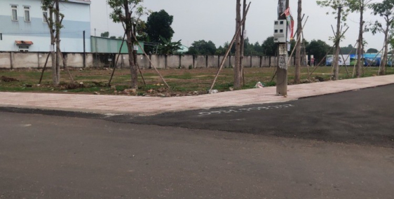 Cần bán gấp lô đất mặt tiền đường Bàu Phượng giá chỉ 750tr/nền 150m2