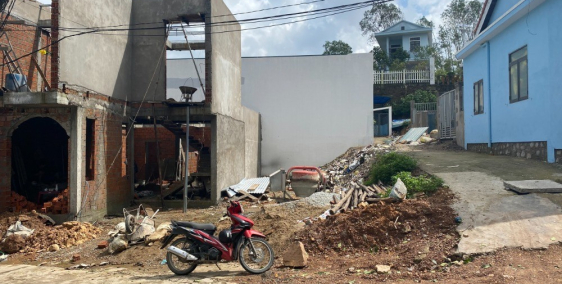 Lô Góc Cao Ráo Trung Tâm Tp Phù Hợp Xây Nhà Vườn .