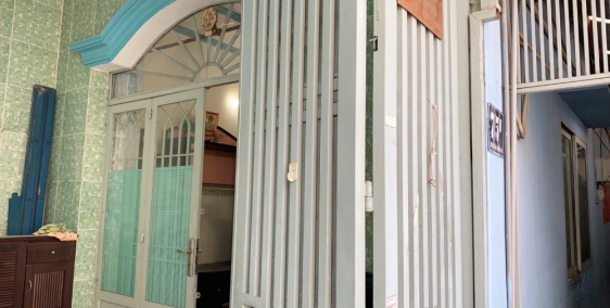 Nhà 1 trệt 1 lầu và 4 phòng trọ phía sau 1/ Bà Điểm 2.DT 5x30m. đường xe tải.