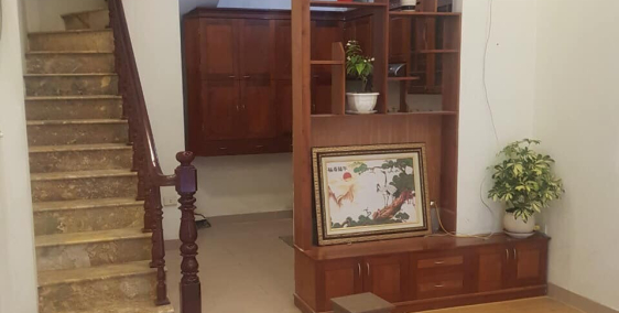 Căn nhà 5 tầng ở Hoàng Quốc Việt - Xây chắc chắn - Ngõ rất Rộng