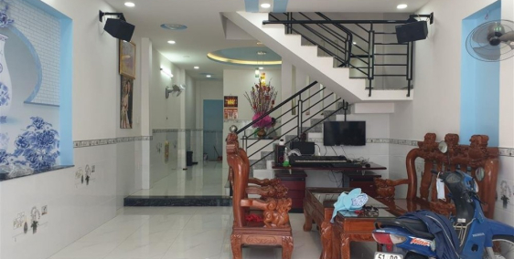 Nhà phố dt: 5x20, đúc 1 lầu gần ngã 3 bầu 2/ Tô Ký, Hóc Môn