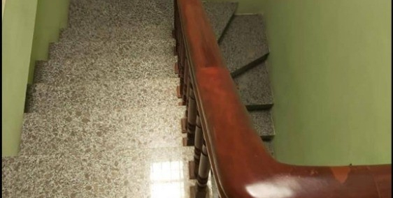 Bán Gấp Nhà đầu tư cho con - Sổ đỏ Hai Bà Trưng -Ngõ Rộng-Sân Để Xe.