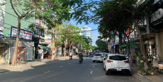 Bán lỗ căn nhà mặt tiền đường Nguyễn Chí Thanh trung tâm quận Hải Châu, Đà Nẵng