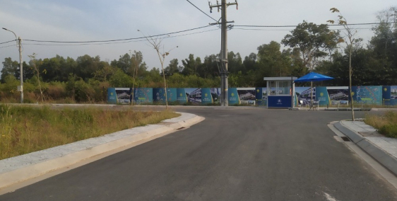 kẹt tiền trả nợ ngân hàng nên tôi cần bán gấp trước tết đất ngay quốc lộ 51.