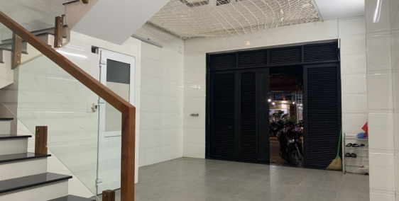 Cho thuê nhà 1 trệt 2 lầu ngay Ngã Tư Giếng Nước giá 9tr/tháng, nội thất đầy đủ