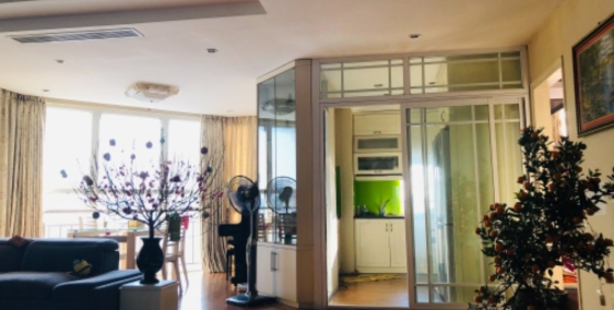 Giao bán căn hộ 131m2 Chung cư 28 tầng Làng Quốc Tế Thăng Long (sổ đỏ chính chủ)