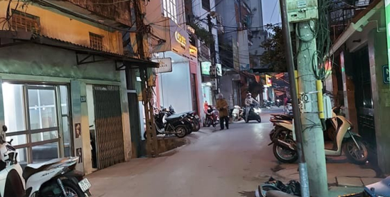 Bán nhà Đê La Thành (nhỏ), 26m2, 4 tầng, mới đẹp- ở ngay, giá 3.7 tỷ.