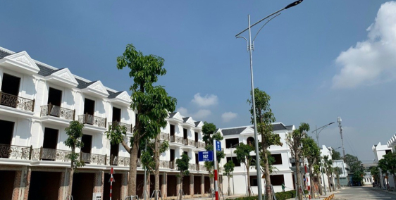 Nhận booking nhà phố xây sẵn trung tâm thành phố Dĩ An đã có sổ hồng từng căn
