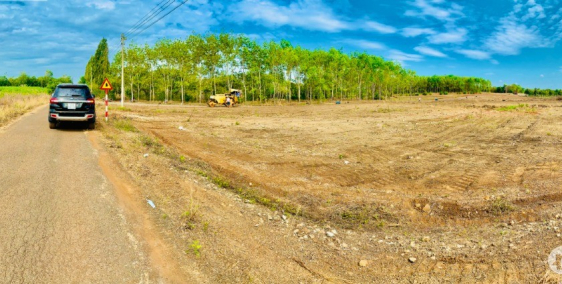 Cần bán lô đất 1106m2 có sẵn 100m2 thổ cư tại Bàu Cạn