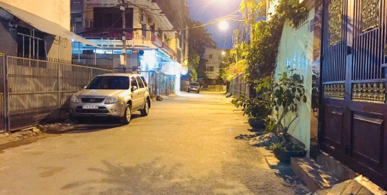 Bán gấp nhà HXH ngay Emart Phan Văn Trị Gò Vấp 55m2 giá 7.4 tỷ TL. Lh 0916862