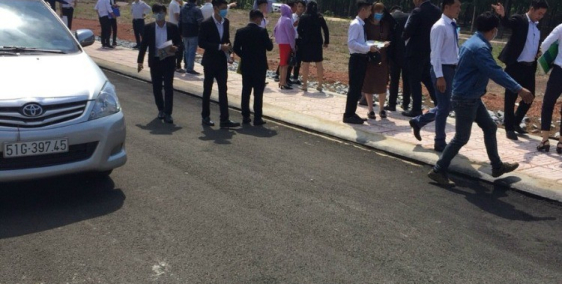 Đang kẹt tiền cần bán gấp lô đất