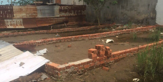 Gia đình chia tài sản có lô đất nhỏ 4x12 Bình Chánh