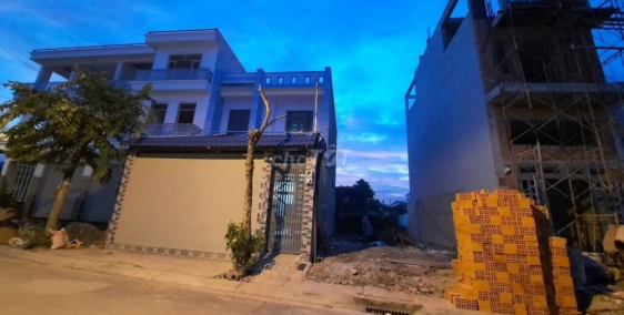 Bán gấp lô thổ cư 6,2x16m mặt tiền Ấp Đông 3, Thới Tam Thôn, giá tốt.