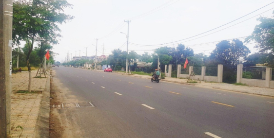 Bán đất mặt tiền Mai Đăng Chơn- Đường 20m - Hướng Đông