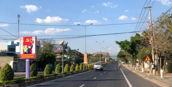 Bán đất mặt tiền đường Phạm Văn Đồng