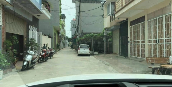 Cần bán nhanh lô đất tặng nhà cấp 4 trong Ngõ Nguyễn Cồng Trứ, Phường Đông Sơn