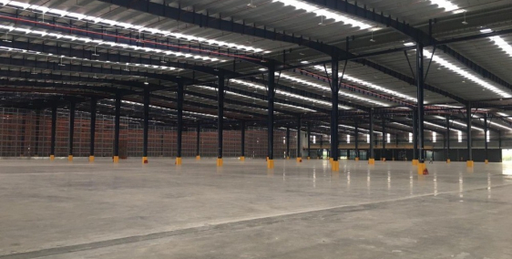 Cho thuê 2600m2, 5000m2 kho Tại KCN Vsip. PCCC tự động có cửa dock, an ninh 24/7