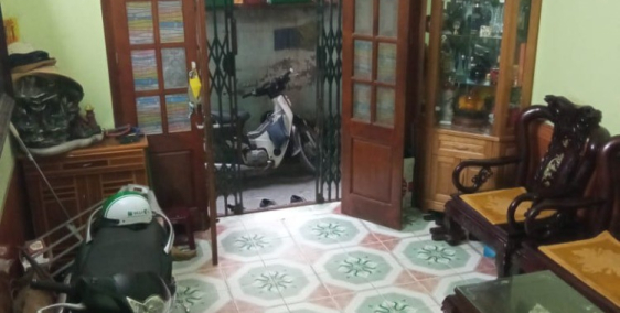 Cho thuê nhà 3 tầng 3PN 2VS ở phố Lạc Trung, Hai Bà Trưng chỉ 6,5 triệu/tháng