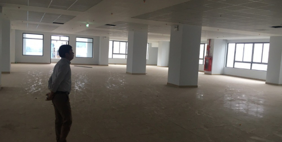 Cho thuê văn phòng tòa nhà Phạm Hùng, gần BigC Thăng Long. DT 910m2, giá 10$/m2