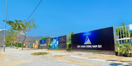 Nhà phố 1 trệt 2 lầu mặt tiền quốc lộ 51