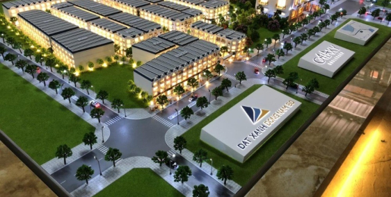 Nhà mặt phố nằm trên mặt tiền quốc lộ 51, hướng tựa núi Dinh