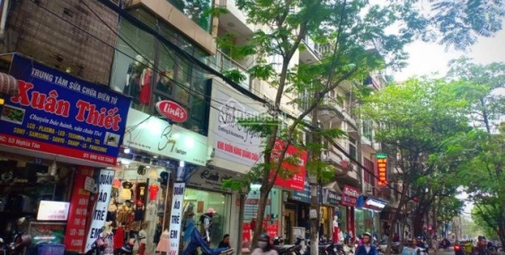 Nhà Mặt phố Nghĩa Tân- kinh doanh  đỉnh của chóp- nhỉnh 12 tỷ