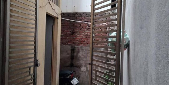 Bán nhà trong ngõ 1194 đường Láng, sổ đỏ 64m2