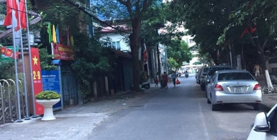 Nhà mặt ngõ 4 Kim Đồng, view hồ, ô tô tránh, vỉa hè, kinh doanh, 118m2