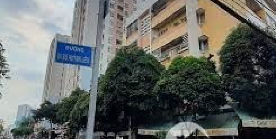 Bán nhà mặt tiền cắt lỗ ngay trung tâm Ni Sư Huỳnh Liên