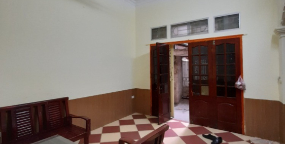 Sổ đỏ chính chủ, nhà Trung tâm Đống Đa, 2 phòng ngủ.