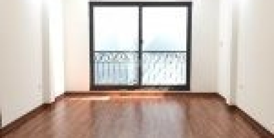 Chủ nhà cần bán gấp căn nhà Phố Tôn Đức Thắng, 40 m2, 5 tầng, giá 3.6 tỷ.