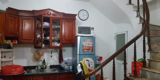 Nhỉnh 3 tỷ có nhà phố Kim Hoa, Đống Đa, diện tích lớn 48m2. Đã xây 6 tầng chắc