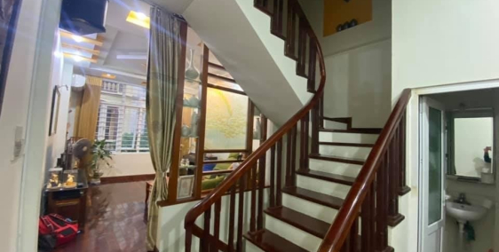 Cần bán nhà Mạc Thị Bưởi 42m2 5 tầng giá 6,65 tỷ, nhà cực kỳ đẹp