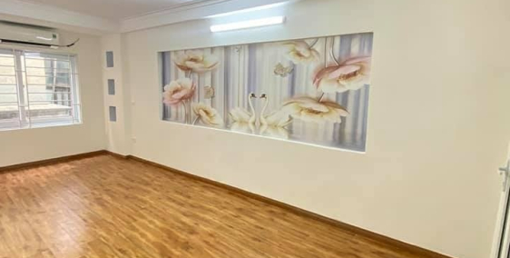 Bán nhà đẹp phố Đông Thiên, 30m2, 5 tầng, 3.5m mặt tiền, Nhà phố ngõ rộng, 2.35