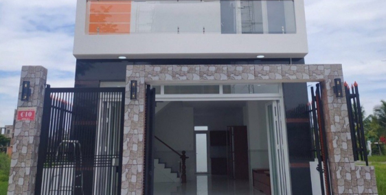 Cần tiền bán gấp căn nhà phố sau chợ Bình Chánh, 3PN, 2WC