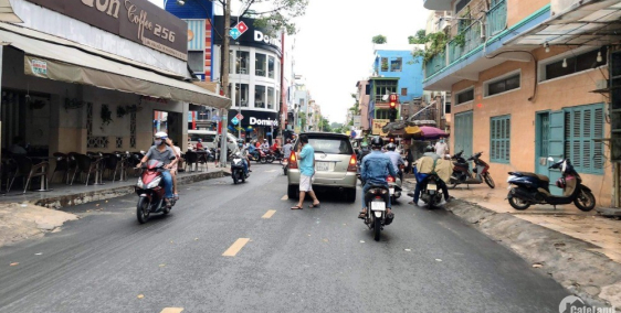 Bán nhà Đoàn Thị Điểm hẻm xe hơi Q. PN, 3 tầng giá 4.6 tỉ