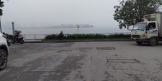 Bán nhà Võng Thị, Tây Hồ, Oto đỗ cửa, nhà kinh doanh 100m2 x 6.5m giá 6.5 tỷ.