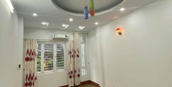 Bán gấp nhà Bùi Xương Trạch 43m2 5 tầng Ô tô vào 5,7 tỉ