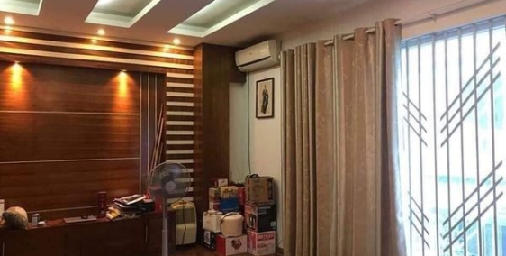 Nhà đẹp cần bán tại Ngã tư Nguyễn Trãi, Hà Nội, DT 90m2x5T. Giá 7 tỷ