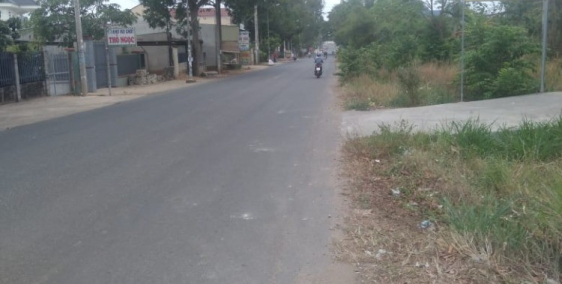 Cần bán gấp lô đất 130m2 sổ hồng sẵn, gần vòng xoay hắc dịch