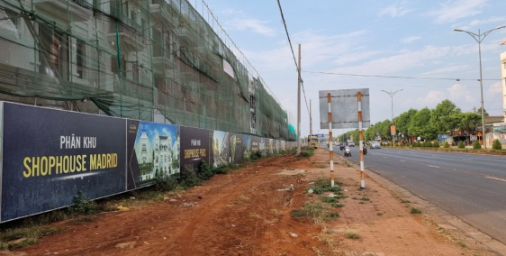 Nhà tôi bán đất đất đường Nguyễn Chí Thanh 6x18 giá 2,2 tỷ , Tân An, BMT .